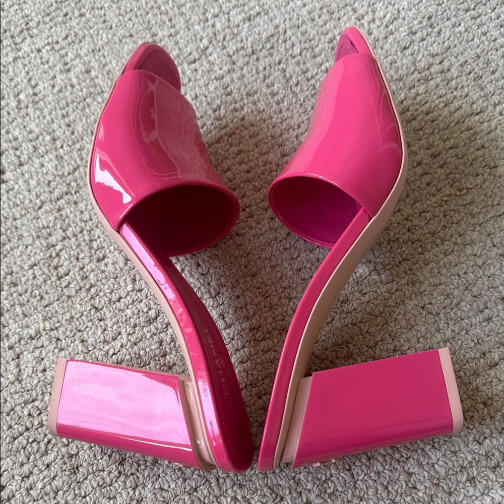 CHANEL Hot Pink Patent Leather Block Heel Mules Sandals Size 40.5 - Picture 6 of 10